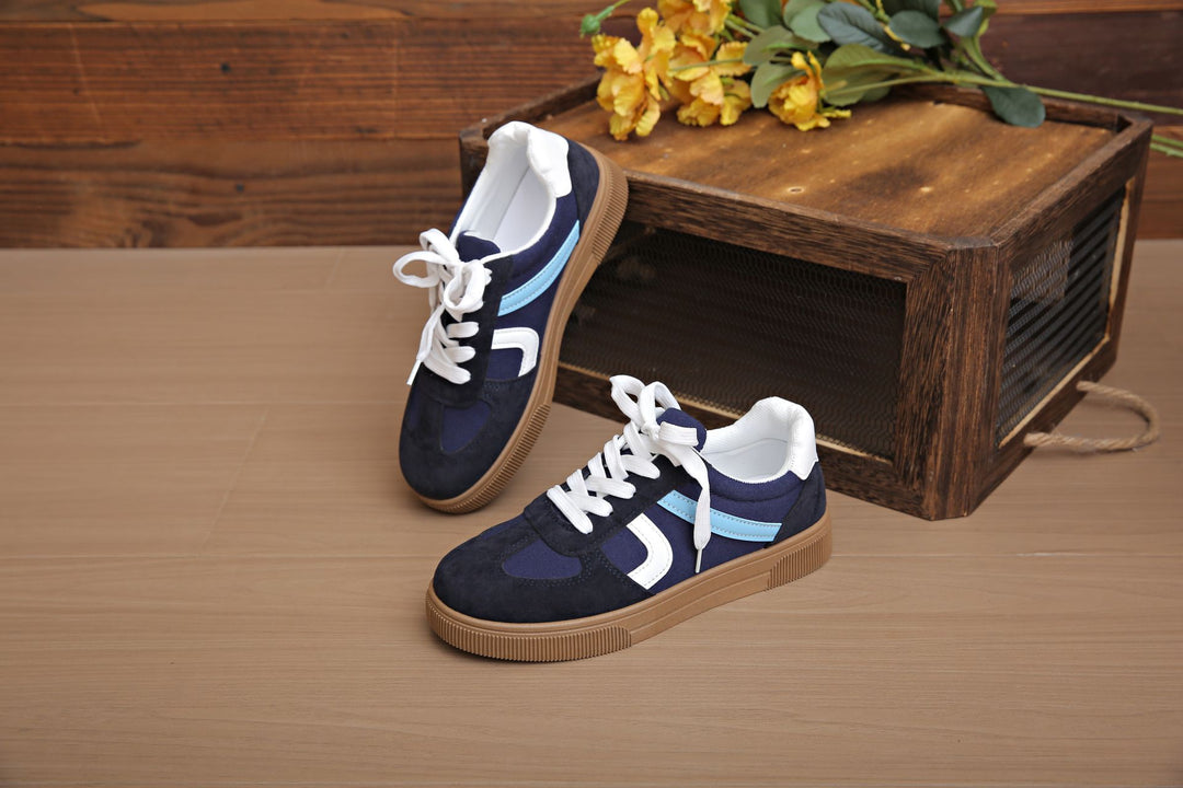 Damen niedrige Retro‑Sneaker aus Velours‑ und Textilmix mit profiliertem Gumsohle Echoarchiv