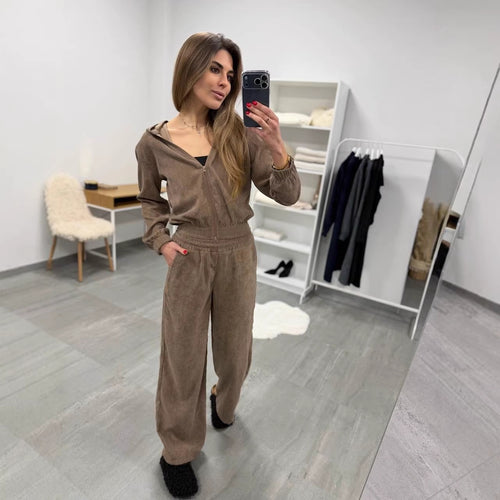 Damen weiches Cordvelours-Zweiteiler mit kurzer Kapuzenzipjacke und weiter Komforthose – Élanora