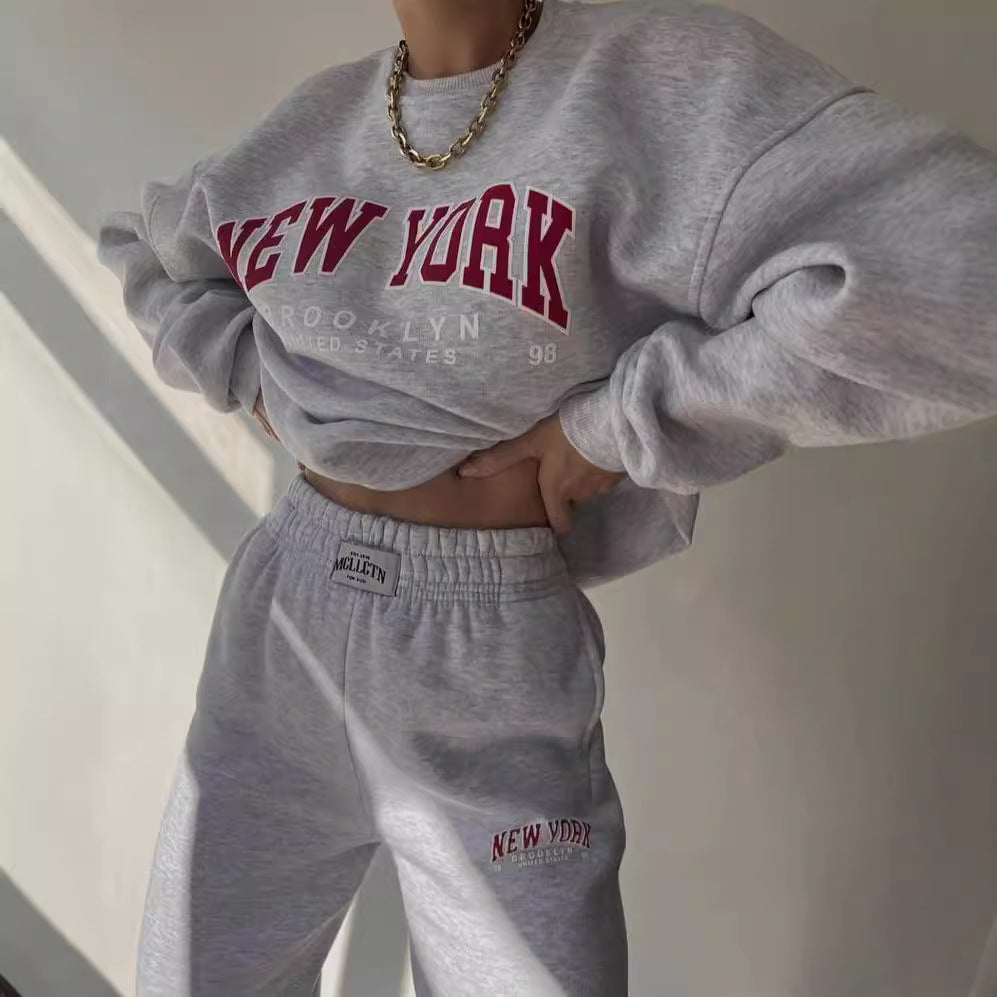 Damen Oversized Lounge-Set aus Baumwollfleece mit Collegestickerei und relaxed Jogginghose Echoarchiv