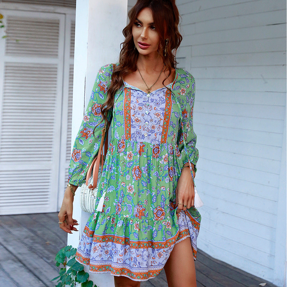 Damen nan Boho-Blumenminikleid mit V-Ausschnitt, Quastenbindegürtel und stufenweisem Volantrock Echo Archiv