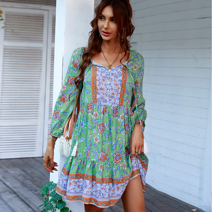 Damen nan Boho-Blumenminikleid mit V-Ausschnitt, Quastenbindegürtel und stufenweisem Volantrock Echo Archiv
