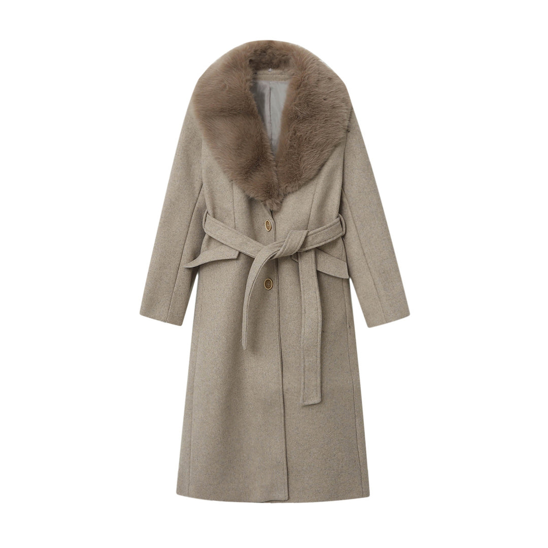 Damen eleganter Mantel mit großem abnehmbaren Schalkragen aus Fauxfur, Wickelgürtel und verdeckter Knopfleiste – Montévia