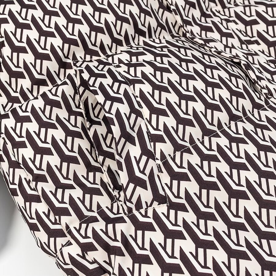 Damen Steppjacke mit hohem Kragen und grafischem Jacquardmuster Echo Archiv