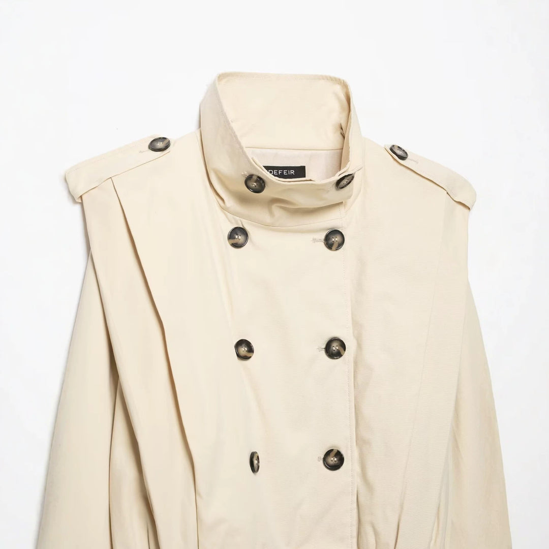 Damen Cropped Trenchjacke im Cape-Look mit doppelreihiger Knopfleiste und hohem Stehkragen Echoarchiv