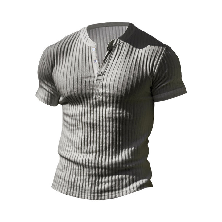 Herren strukturiertes Kurzarm-Henley-Shirt mit modernen Akzenten Echoarchiv
