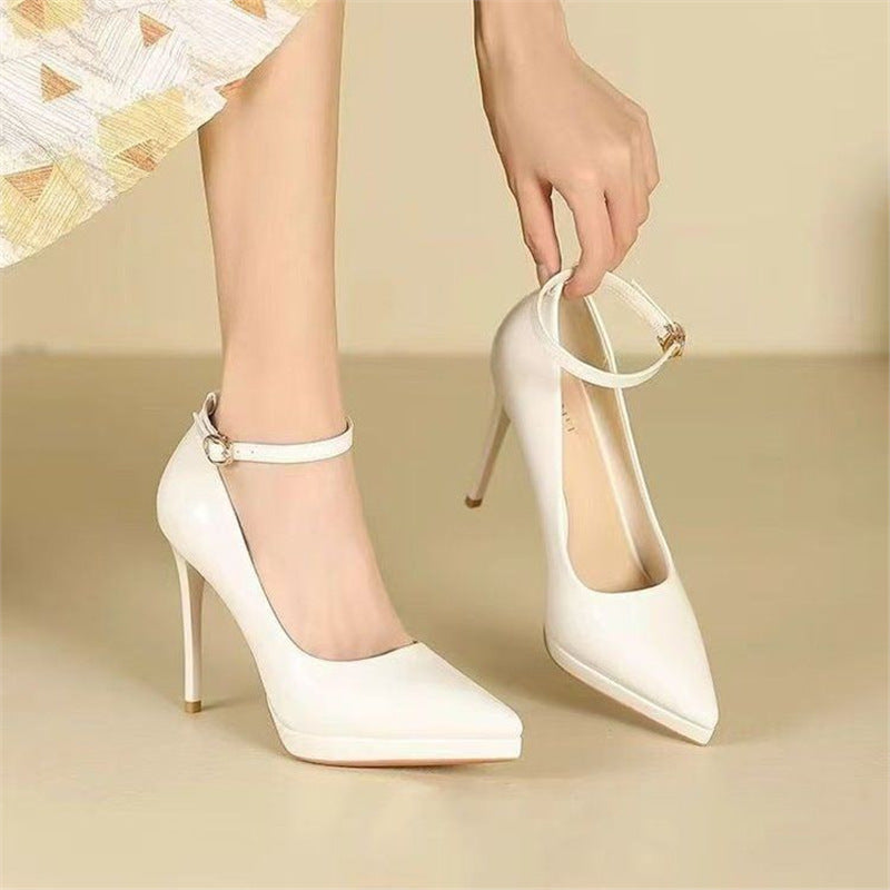 Damen Spitzer Plateau-Pumps mit sculpted Stiletto und Knöchelriemen – Lioré