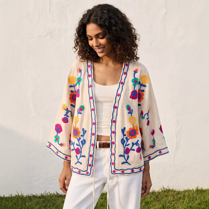 Damen bestickte Leinen‑Überwurfjacke mit folkloristischen Blumenapplikationen Echoarchiv