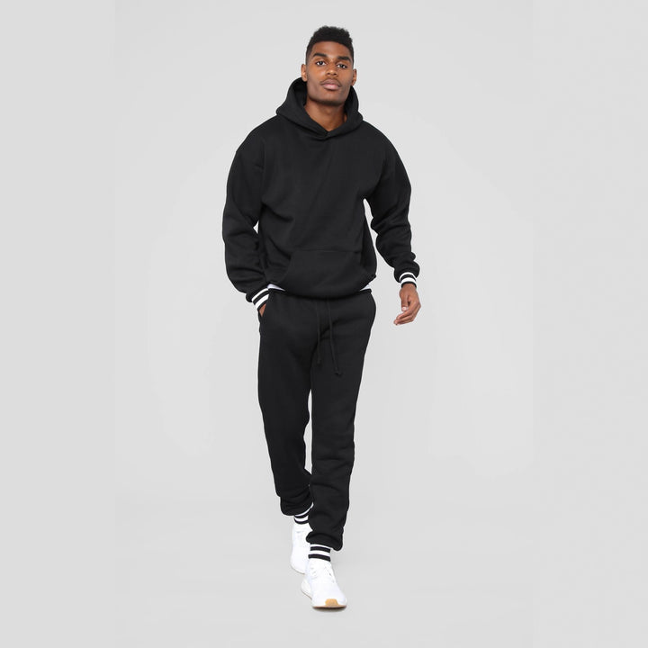 Herren sportliches Sweatshirt mit bequemen Jogginghosen im urbanen Style Echoarchiv