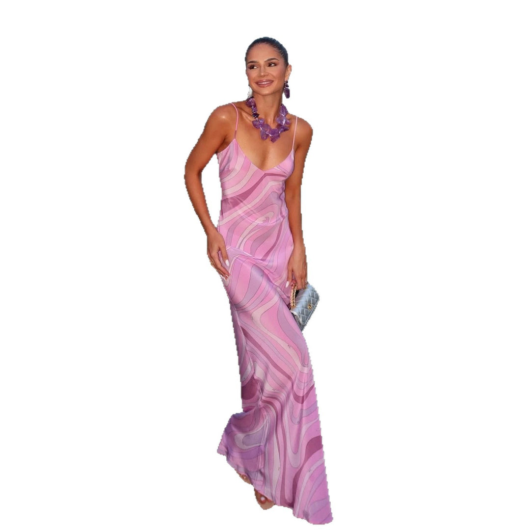 Damen nan elegantes Slip-Maxikleid mit V-Ausschnitt, filigranen Spaghettiträgern und retro-grafischem Allover-Print Echo Archiv
