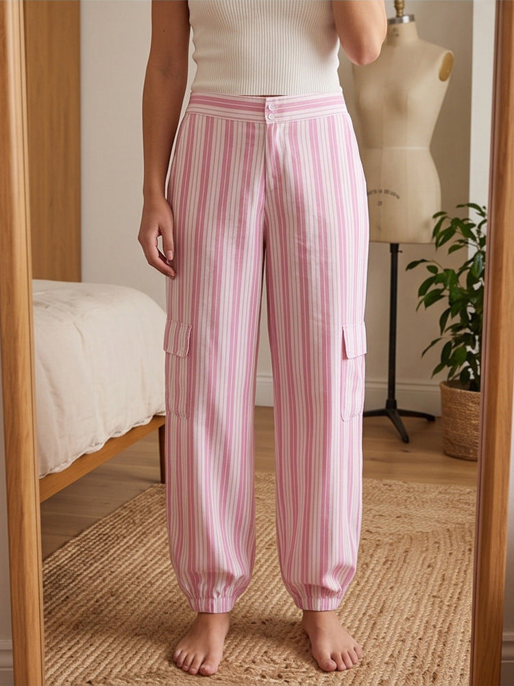 Damen Gestreifte Cargo-Loungehose mit hohem Bund, elastischem Knöchelabschluss und Pattentaschen Echoarchiv
