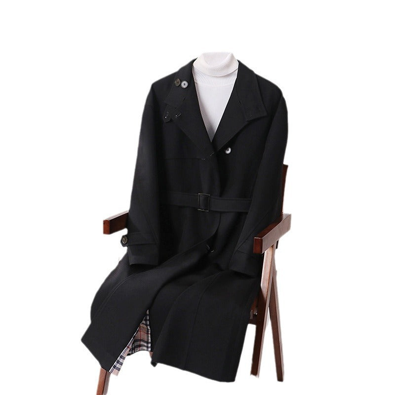 Herren Langgeschnittener Minimalistischer Trenchcoat mit Schalkragen und verstellbaren Ärmelriemen Echoarchiv