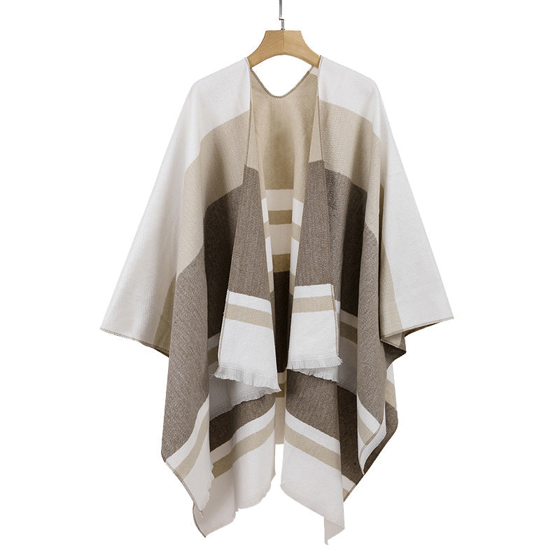 Damen Leichter Capeponcho aus Feinstrick mit geometrischem Blockstreifen-Design – Célinea