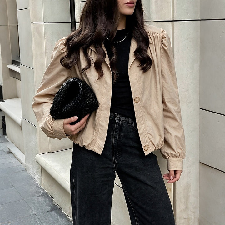 Damen Leichte Kurzjacke mit Ballonärmeln, Puffschultern & Gummizugsaum Echoarchiv