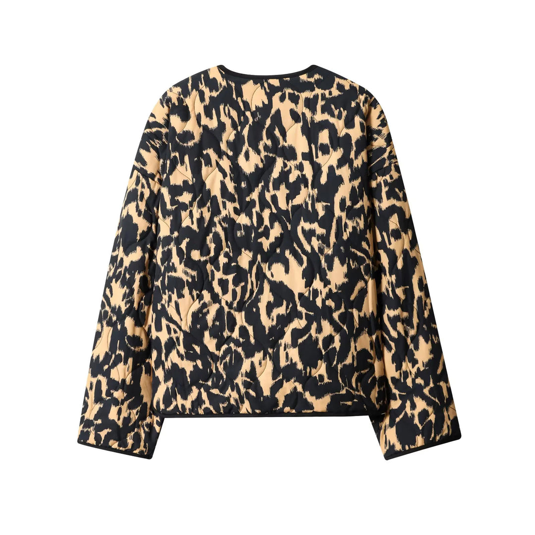Damen gesteppte Kurzjacke mit animalischem Print, Rundhalsausschnitt und Druckknopfleiste – Célinea