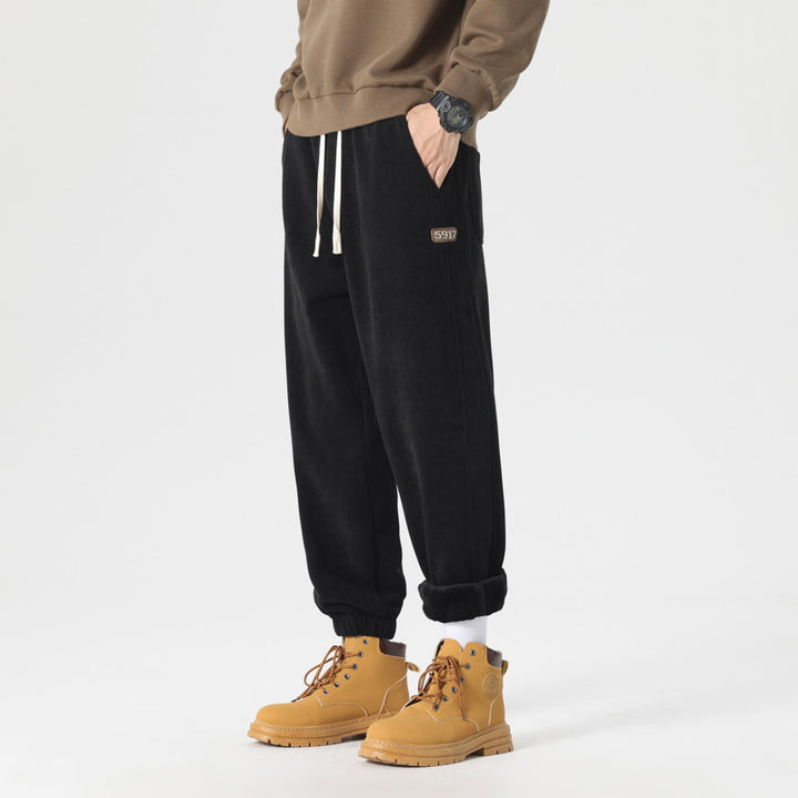Bequeme Sweat-Jogginghose für Herren mit elastischem Kordelzug, vorgeformten Nähten und gerippten Bündchen – Sorevano