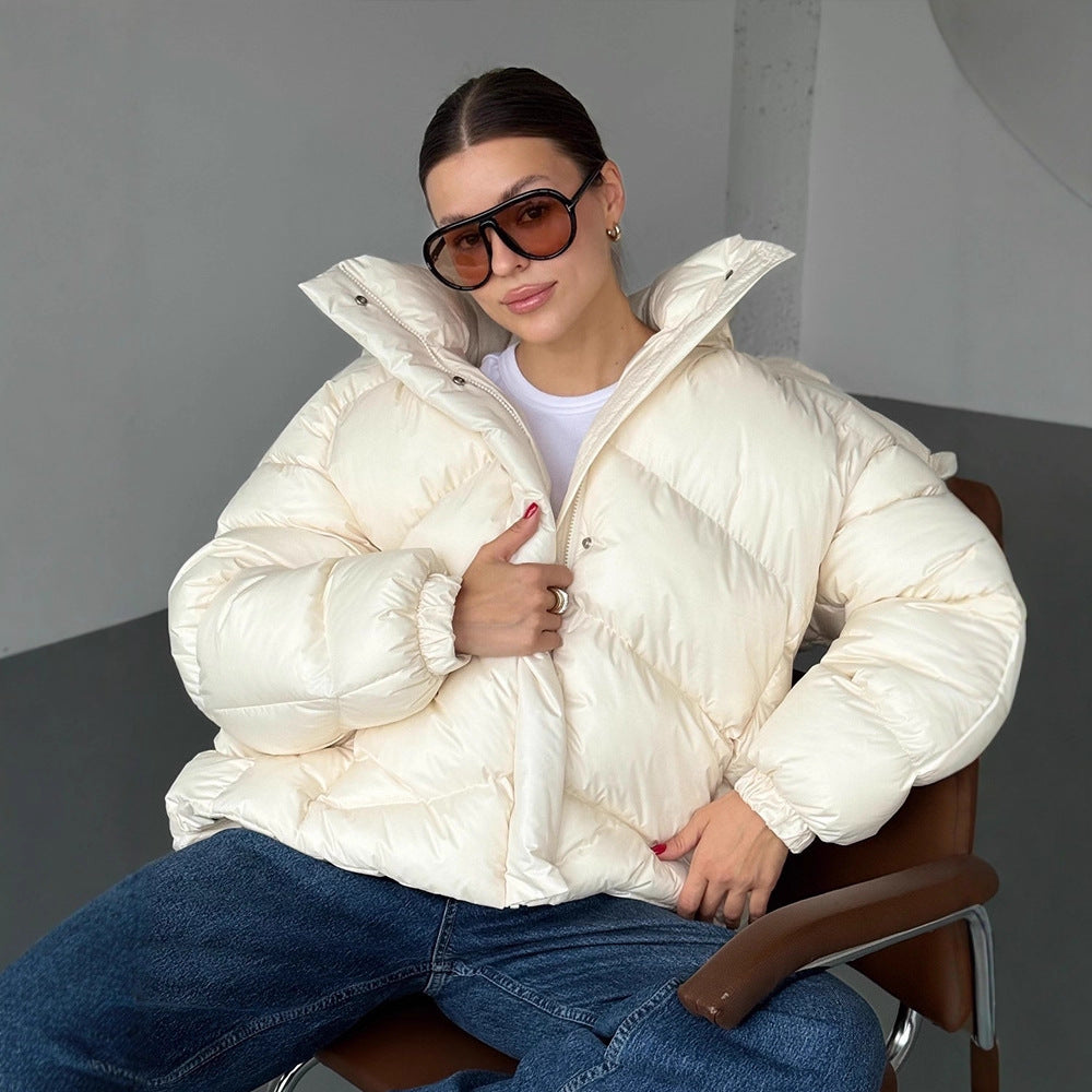 Damen Kurz-Pufferjacke mit Thermofüllung, Oversize-Kapuze & verdecktem Zweiwege-Reißverschluss Echoarchiv