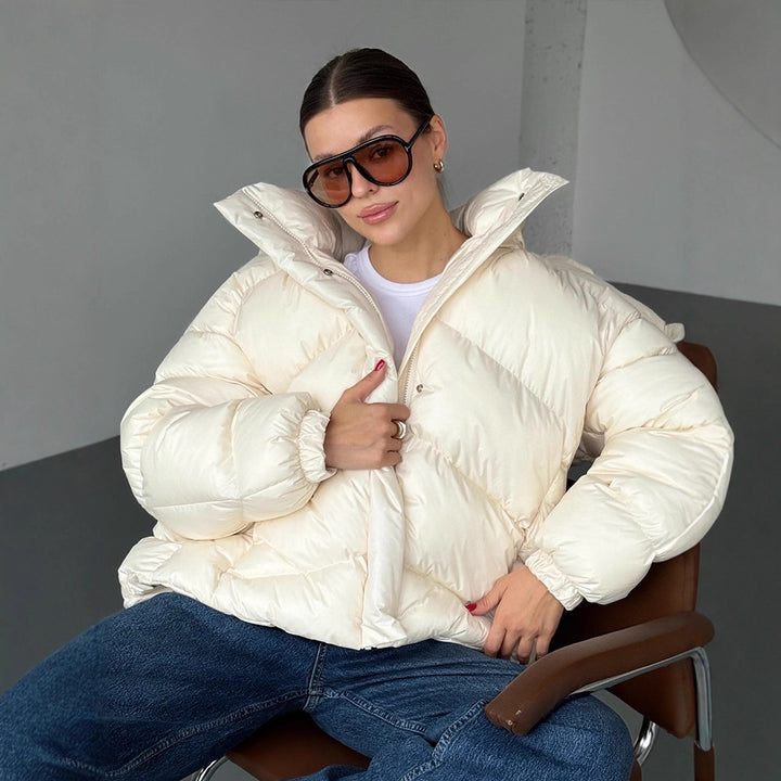 Damen Kurz-Pufferjacke mit Thermofüllung, Oversize-Kapuze & verdecktem Zweiwege-Reißverschluss Echoarchiv