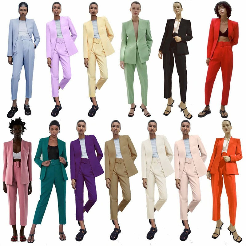 Damen Taillierter Blazer ohne Revers mit offener Front und Paspeltaschen Echo Archiv