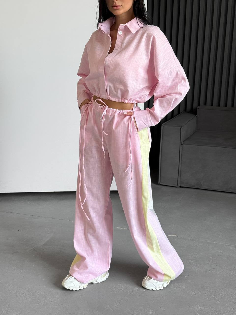 Damen Zweiteiliges Baumwoll-Leinen-Loungewear-Set mit Cropped-Hemdbluse und weitem Tunnelzug-Hose – Élanora