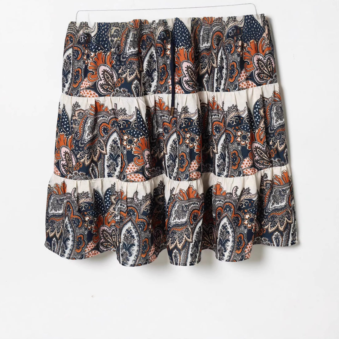 Damen Maxikleid im Stufenrock-Design mit Paisley-Print, Stehkragen und Taillenschnur Echoarchiv