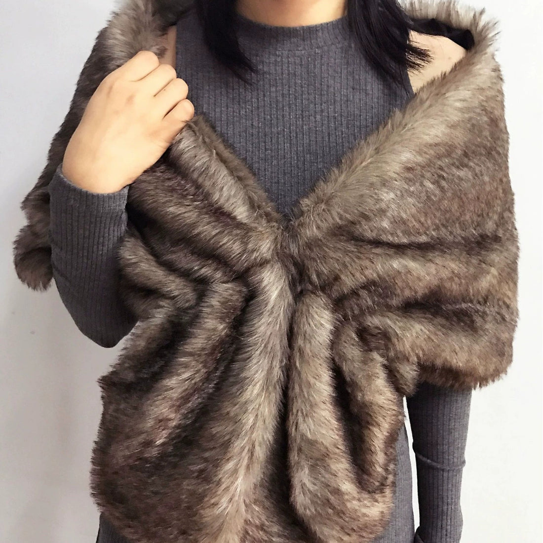 Damen elegante Kunstpelz-Schulterstola im Capelet‑Schnitt Echo Archiv