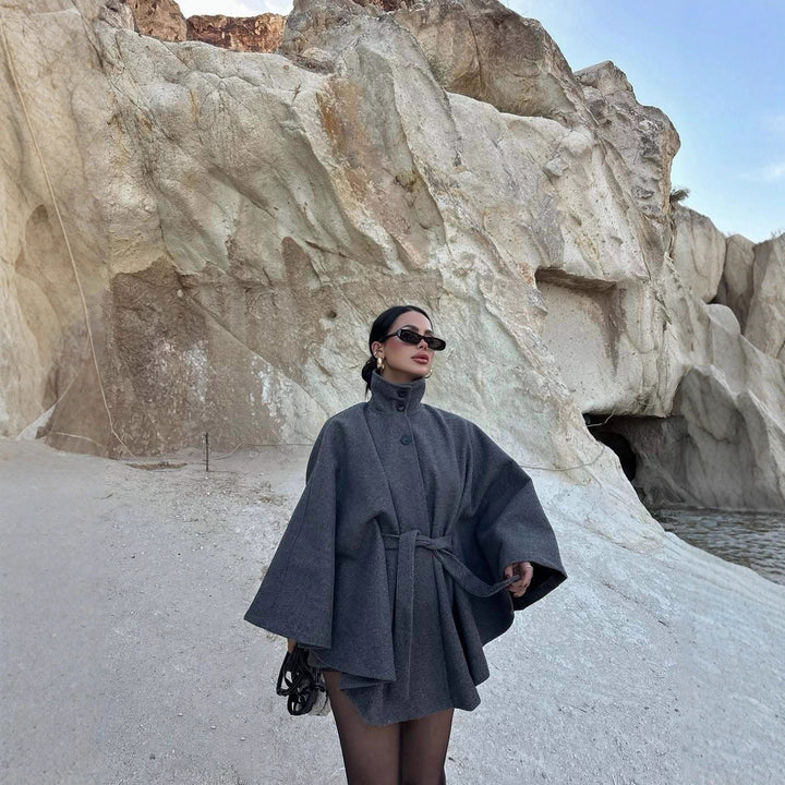 Damen Kurze Boxy-Wollmix-Jacke mit Stehkragen und aufgesetzten Pattentaschen Echoarchiv