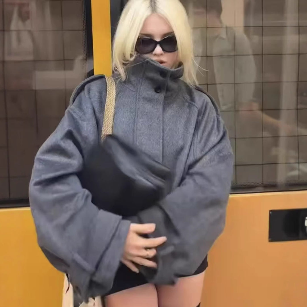 Damen 90+ kurzgeschnitteter Wollmix‑Blouson mit Funnelkragen und Taillierungsdetails Echo Archiv