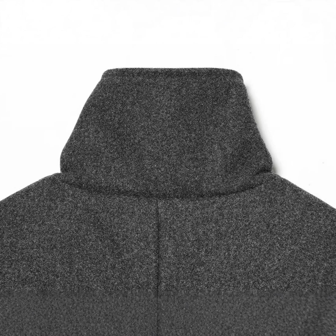 Damen Longline-Mantel mit Funnelkragen und minimalistischer Frontknopfleiste Echoarchiv