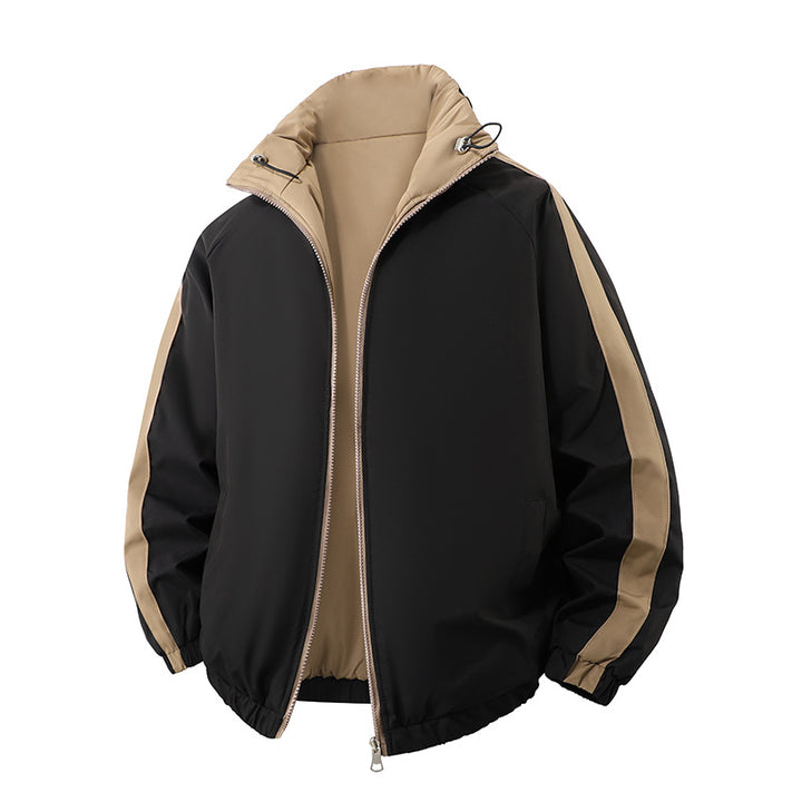 Herren Kurz geschnittene Thermo-Pufferjacke mit hohem, verstellbarem Stehkragen und kontrastierter Innenfütterung Echoarchiv