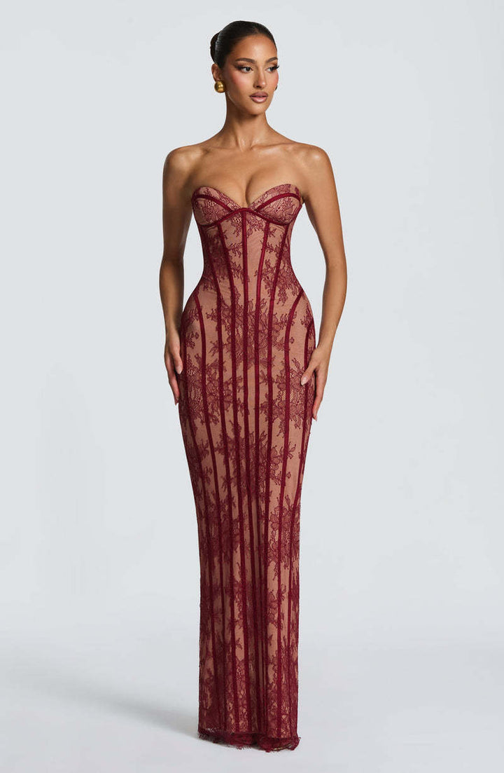 Damen Elegantes Spitzenkleid im figurbetonten Design Echo Archiv