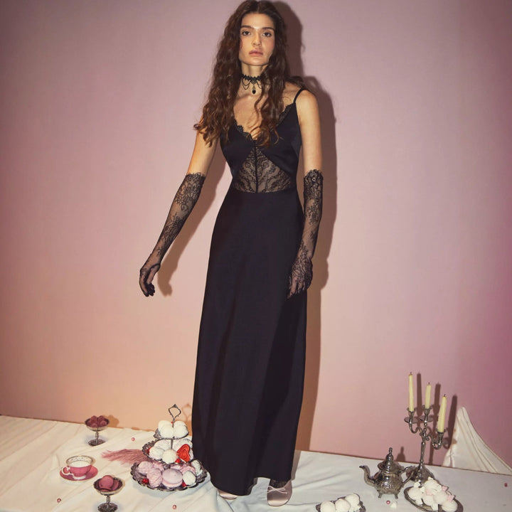 Damen Abendkleid mit transparentem Spitzenoberteil und elegantem Schnitt Echo Archiv