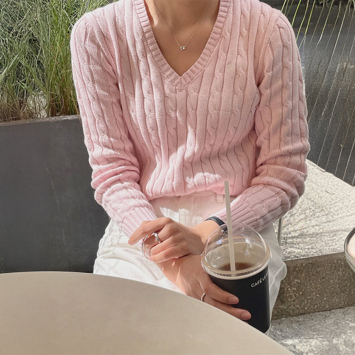 Damen feiner Strukturstrick-Pullover mit V‑Neck, Zopfmuster und geripptem Saum – Mavelle