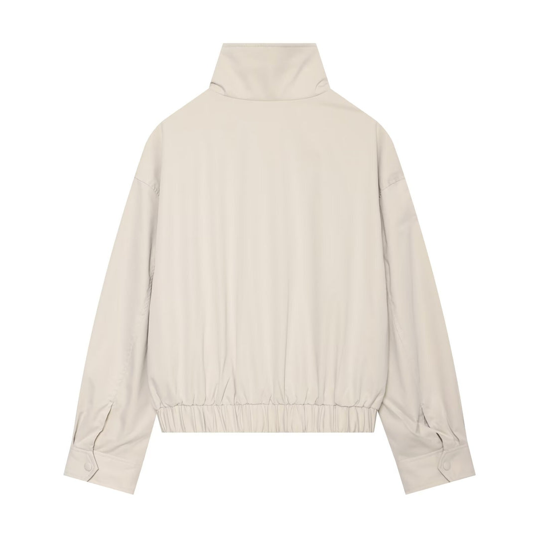 Damen Kurz geschnittene Trench-inspirierte Jacke mit hohem Stehkragen und Taillengürtel Echo Archiv