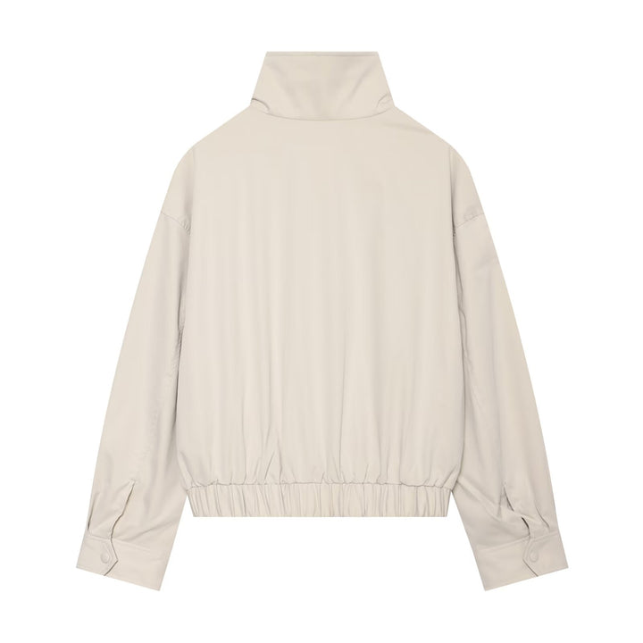 Damen Kurz geschnittene Trench-inspirierte Jacke mit hohem Stehkragen und Taillengürtel Echo Archiv