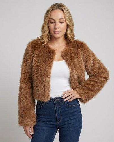 Damen Flauschige Kurzjacke – Célinea