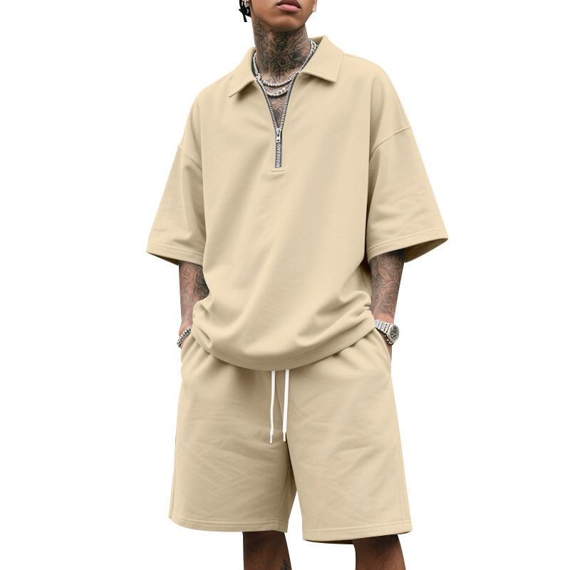 Herren lässiges Sport-Set mit kurzem Oberteil und praktischen Shorts Echoarchiv