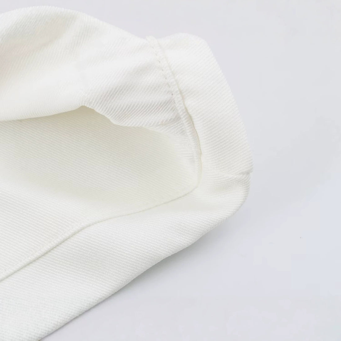 Damen Oversize-Blousonjacke mit Funnelkragen, verdeckten Druckknöpfen und Ärmelpatten Echoarchiv
