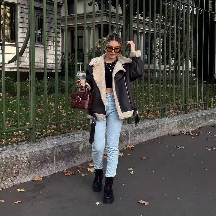 Damen Gefütterte Fliegerjacke im Aviator‑Stil mit Teddyfutter und Reißverschluss Echo Archiv