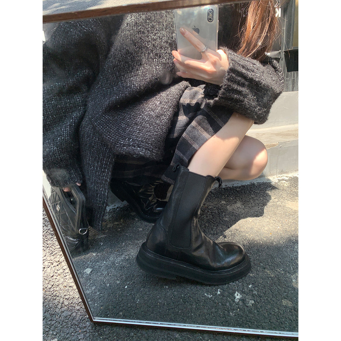 Damen Chunky Chelsea‑Boots aus Glattleder mit gezahnter Plateau‑Sohle und Zuglaschen Echo Archiv