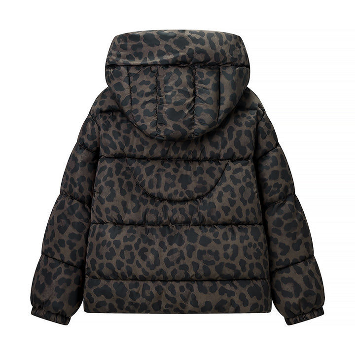 Damen Kurz geschnittene gesteppte Jacke mit hohem Kapuzenkragen, Tunnelzugsaum und Leopardenprint Echo Archiv