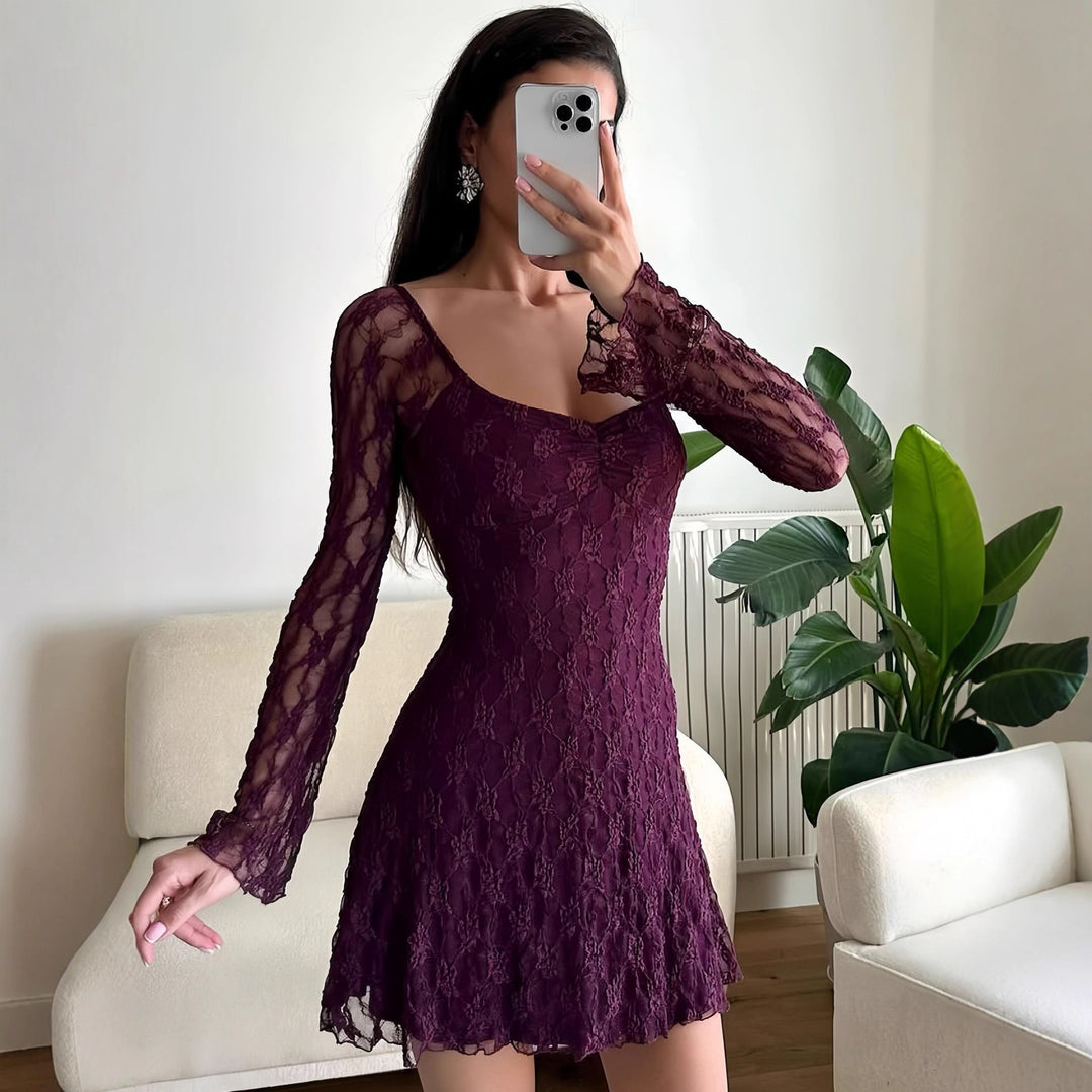 Damen Spitzenkleid mit langen Ärmeln und transparentem Detail Echo Archiv