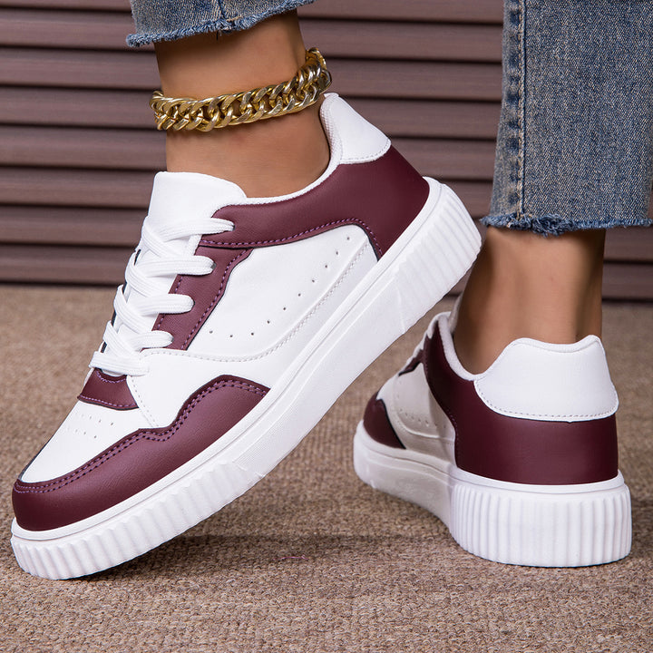 Damen nan niedrig geschnittener Sneaker mit geriffelter Profilsohle, gepolstertem Schaft und perforiertem Obermaterial Echo Archiv