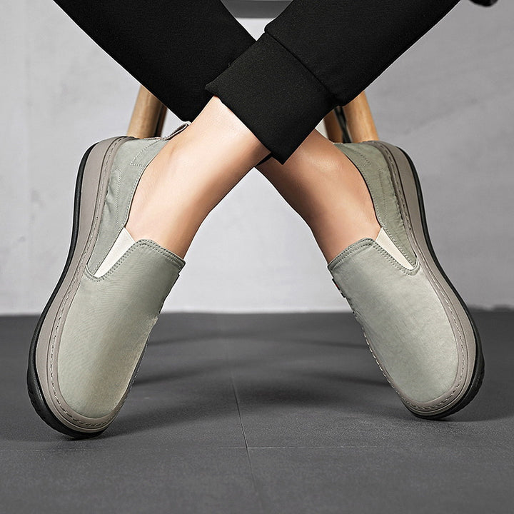 Herren Minimalistischer Slip-On City-Sneaker aus Mikrofaser mit stoßdämpfender Komfortsohle – Norré