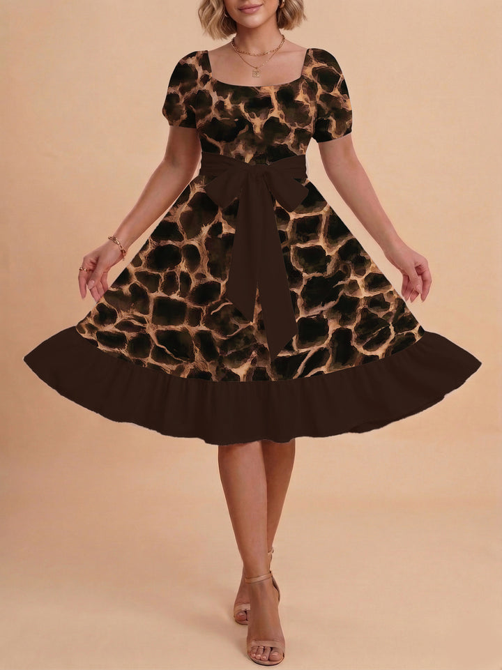 Damen schickes Glitzerkleid mit tailliertem Schnitt und Rüschensaum Echo Archiv