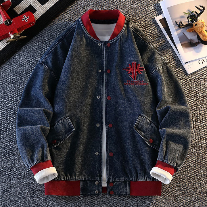 Herren sportliche Jeansjacke im College-Stil mit gesticktem Logo Echoarchiv