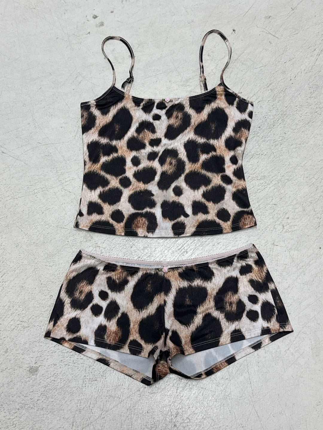 Damen sportliches Set mit Leopardenmuster Echo Archiv