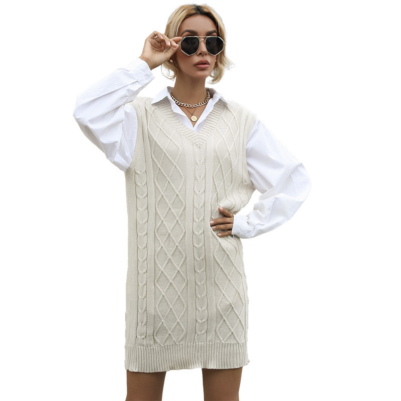 Damen Ärmelloses Zopfmuster-Strickkleid mit V-Ausschnitt und taillierender Silhouette – Élara
