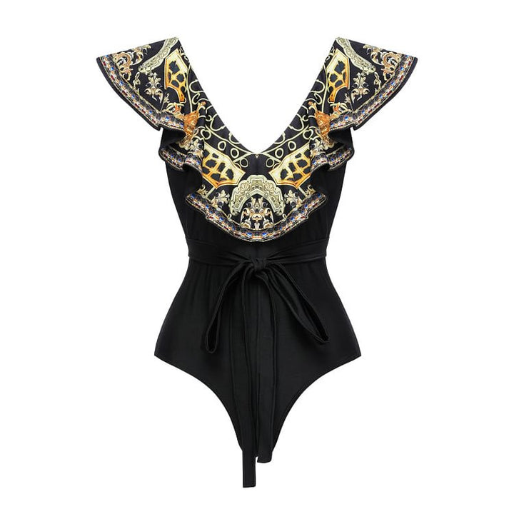 Damen Einteiler Badeanzug mit elegantem Design und passendem Wickeltuch Echo Archiv