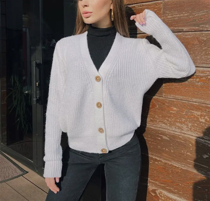 Damen Boxy-Grobstrick-Cardigan mit tiefer V-Leiste, Holzknopfverschluss und geripptem Saum – Veloura
