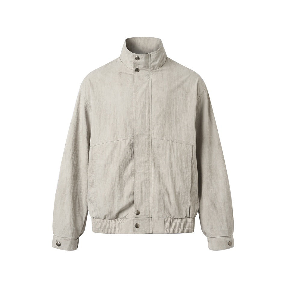 Unisex Kurzblouson im minimalistischen Workwear‑Look mit hohem Stehkragen und Druckknopfverschluss Echoarchiv
